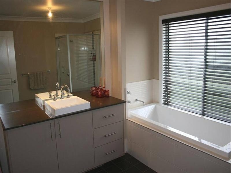 22 Racecourse Drive, Goulburn NSW 2580