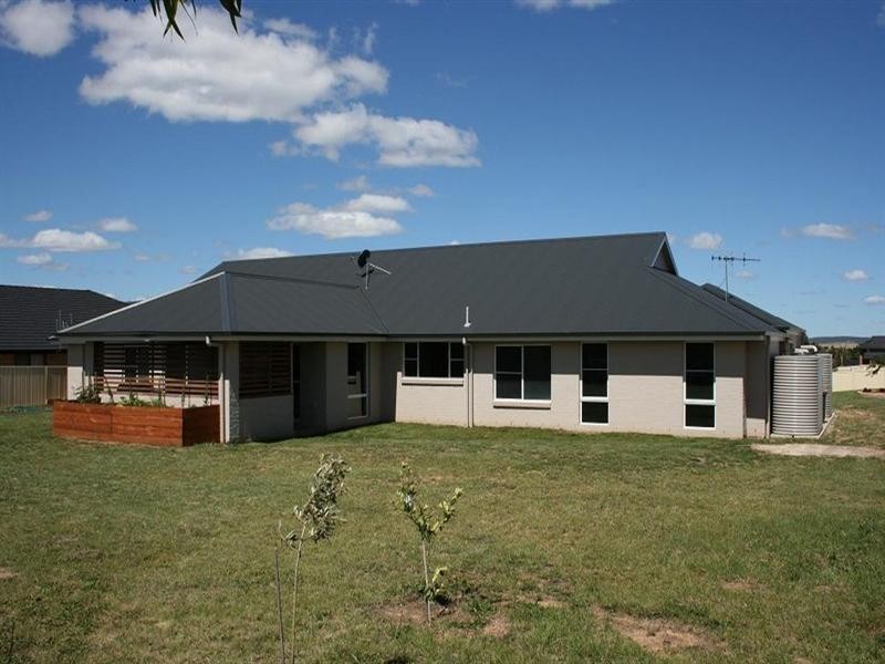22 Racecourse Drive, Goulburn NSW 2580