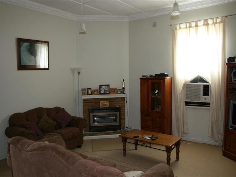 9 Walker Street, Goulburn NSW 2580