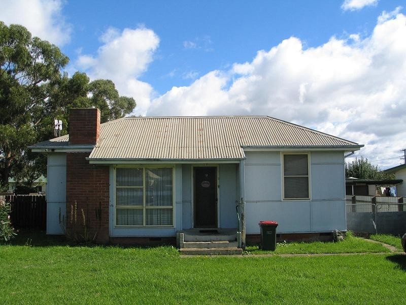 9 Darcy Crescent, Goulburn NSW 2580