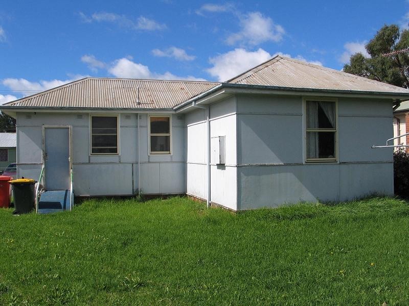 9 Darcy Crescent, Goulburn NSW 2580
