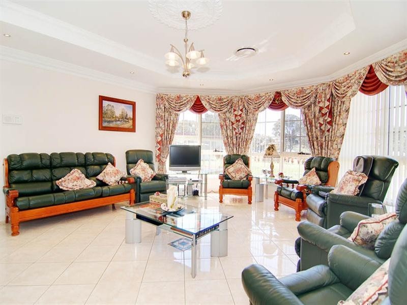 115 Bonnett Drive, Goulburn NSW 2580