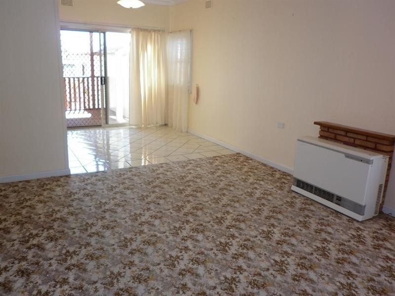 11 Ruby Street, Goulburn NSW 2580