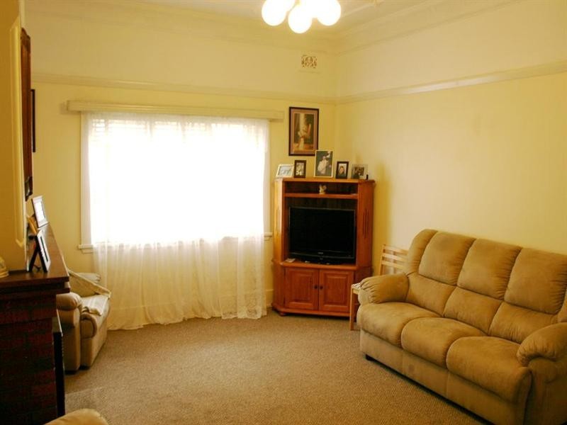 130 Lagoon Street, Goulburn NSW 2580