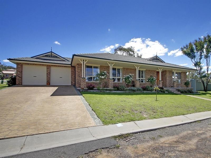 54 Ivy Lea Place, Goulburn NSW 2580