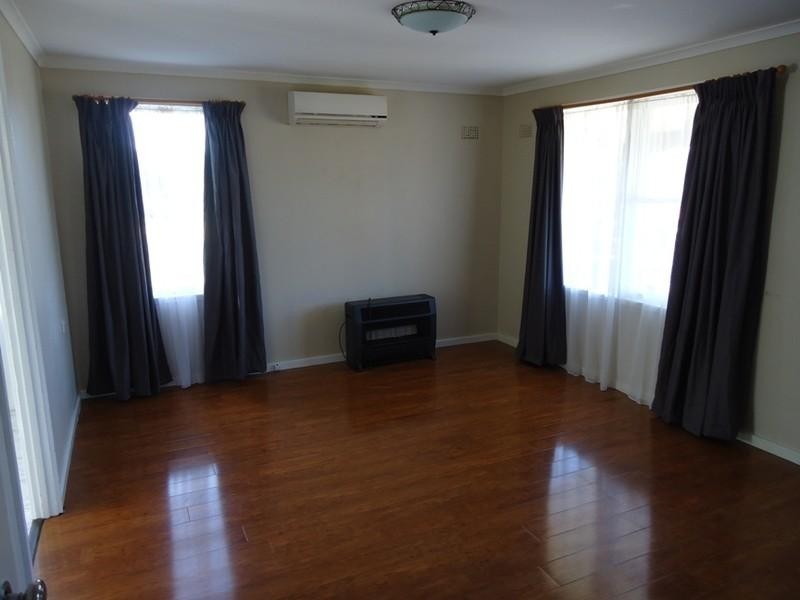 12 Teece Place, Goulburn NSW 2580