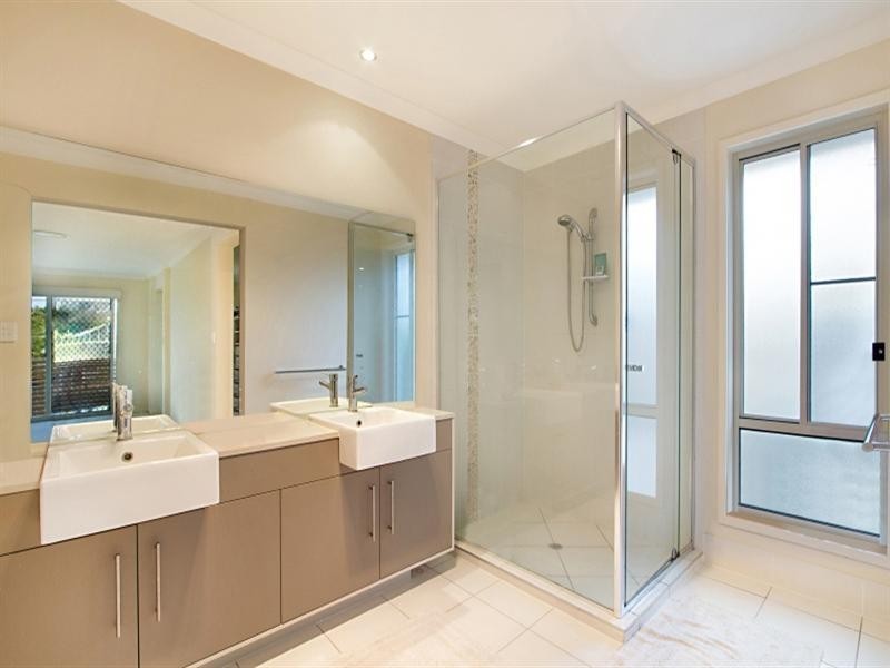 18 Crawford Road, Chelmer QLD 4068