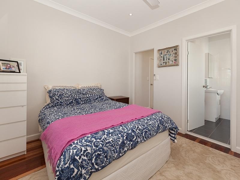 26 Coleman Street, Graceville QLD 4075