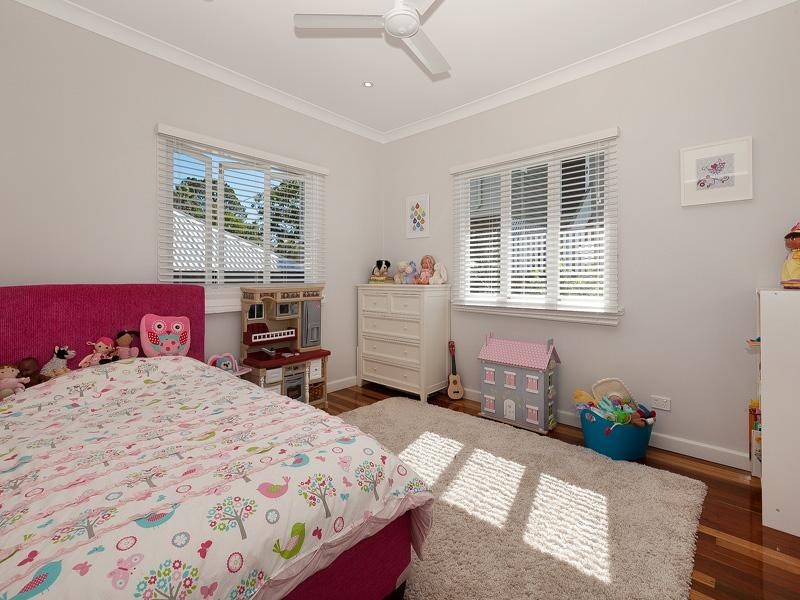 26 Coleman Street, Graceville QLD 4075
