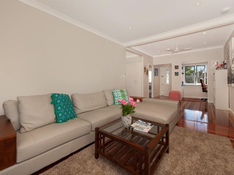 26 Coleman Street, Graceville QLD 4075