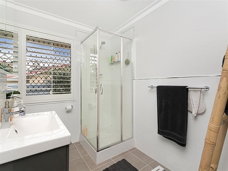 2 Thornburgh Street, Oxley QLD 4075