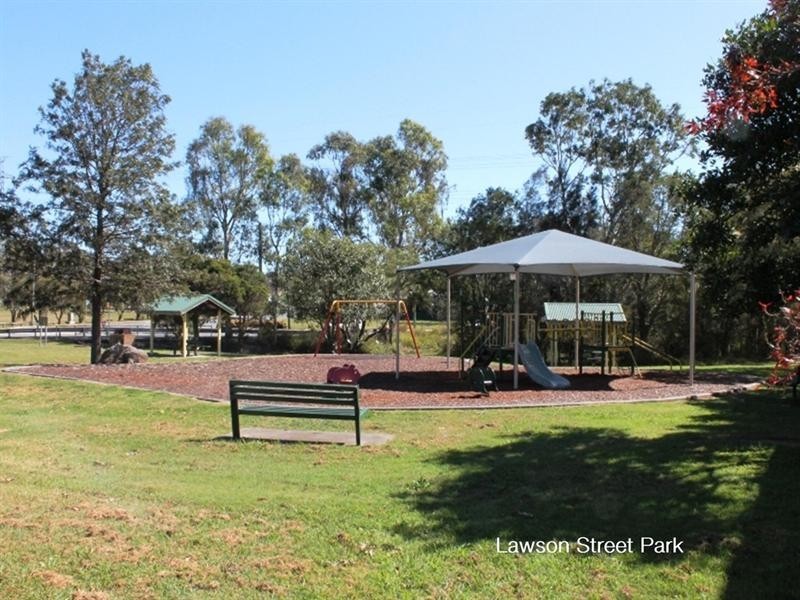 8 St Clements Road, Oxley QLD 4075