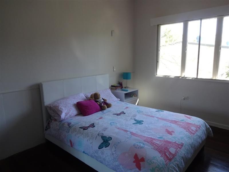 22 Idriess Street, Oxley QLD 4075