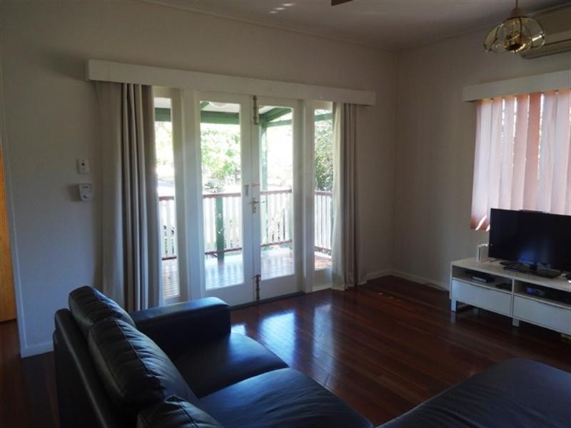 22 Idriess Street, Oxley QLD 4075