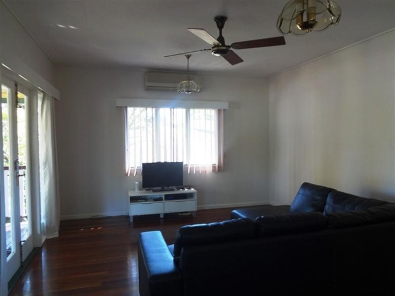 22 Idriess Street, Oxley QLD 4075