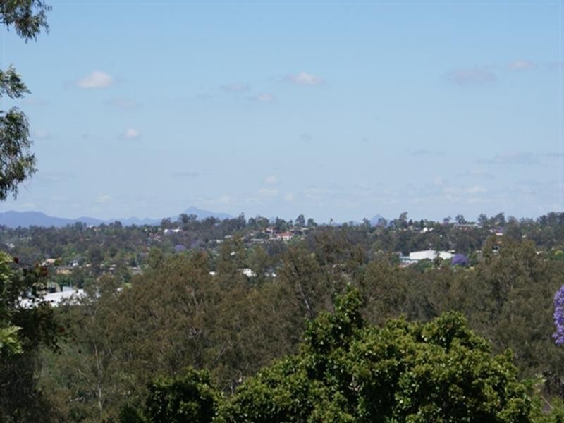 9 Spinkbrae Street, Fig Tree Pocket QLD 4069