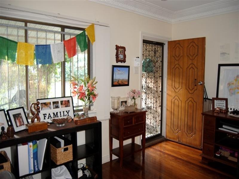 63 Bannerman Street, Oxley QLD 4075