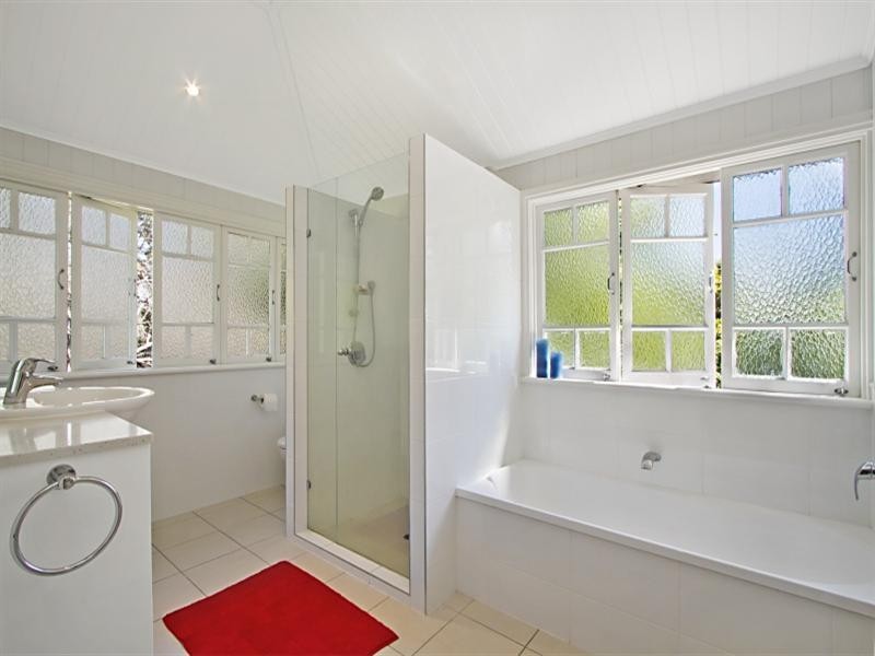 54 Hall Street, Sherwood QLD 4075