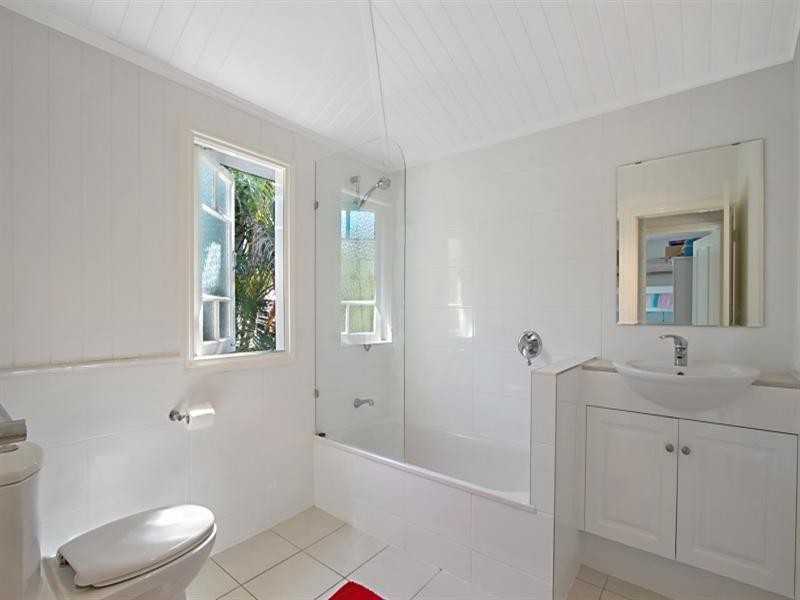 54 Hall Street, Sherwood QLD 4075