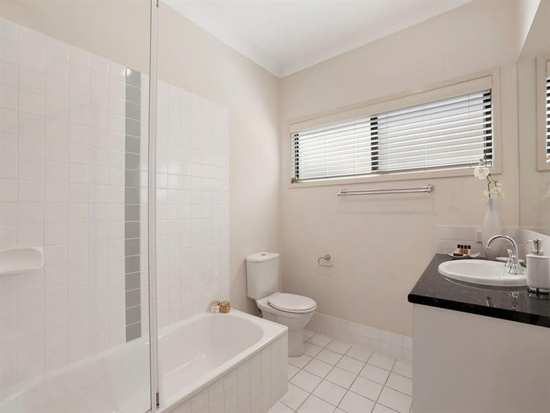 76 King Arthur Terrace, Tennyson QLD 4105