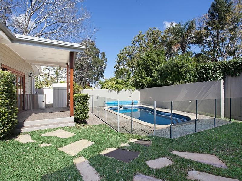 14 Dudley Street, Sherwood QLD 4075