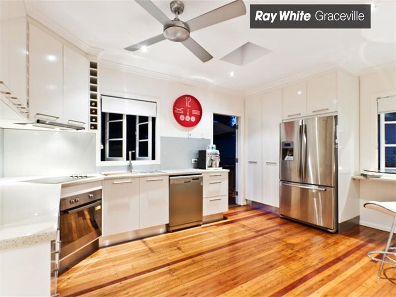 22 Logan Avenue, Oxley QLD 4075