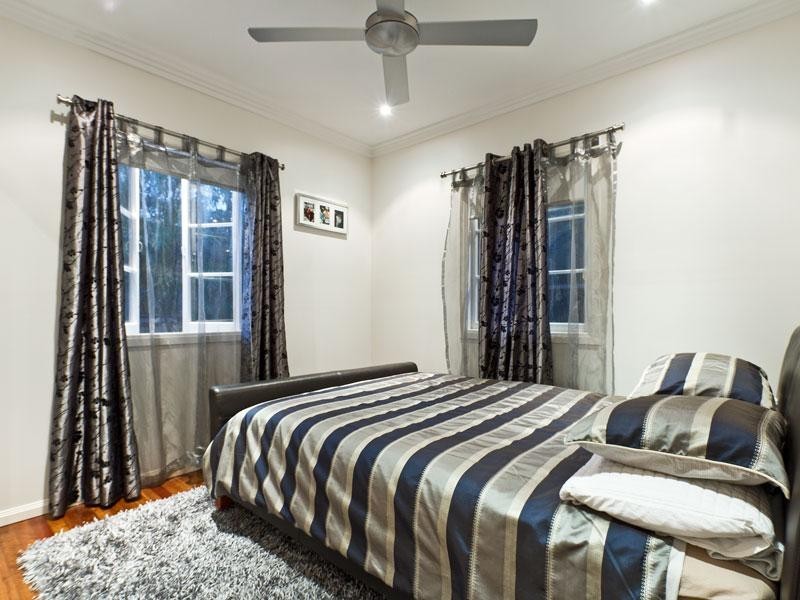 22 Logan Avenue, Oxley QLD 4075