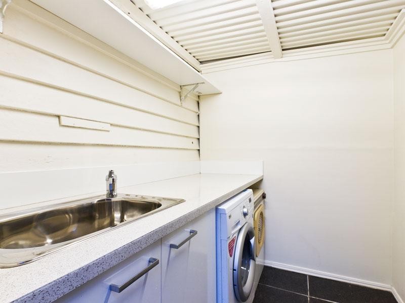 22 Logan Avenue, Oxley QLD 4075