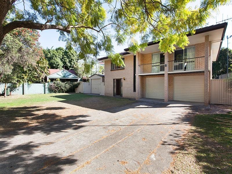 31 Vivian Street, Tennyson QLD 4105