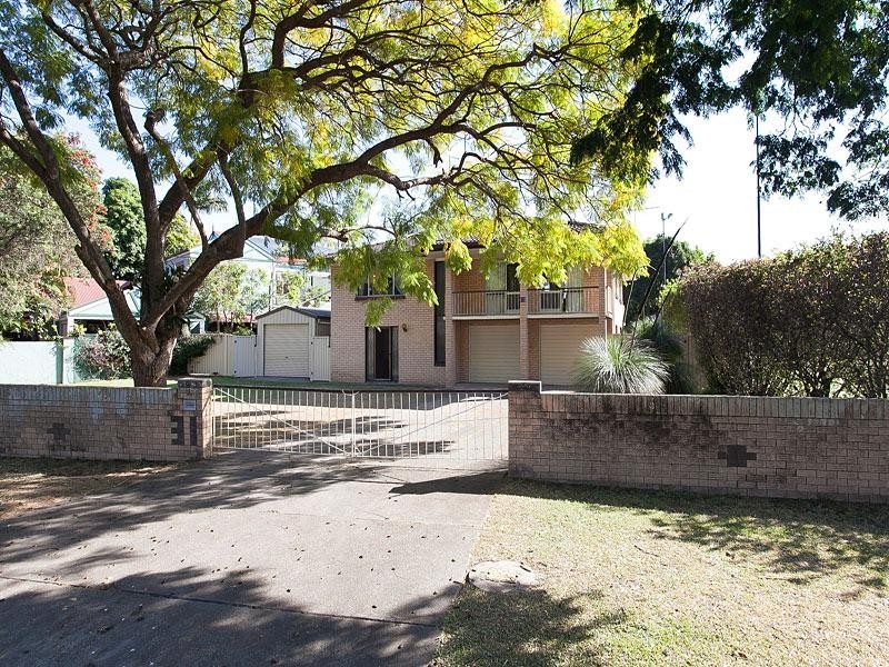 31 Vivian Street, Tennyson QLD 4105