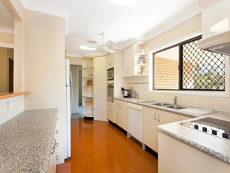 31 Vivian Street, Tennyson QLD 4105