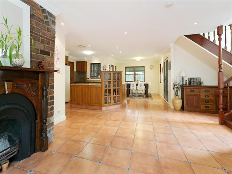 23 Graceville Avenue, Graceville QLD 4075