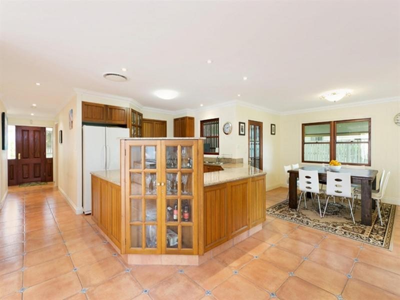 23 Graceville Avenue, Graceville QLD 4075