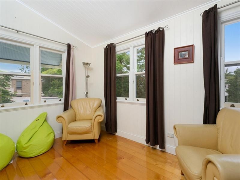 23 Graceville Avenue, Graceville QLD 4075