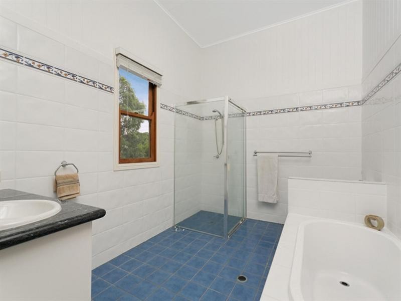 23 Graceville Avenue, Graceville QLD 4075