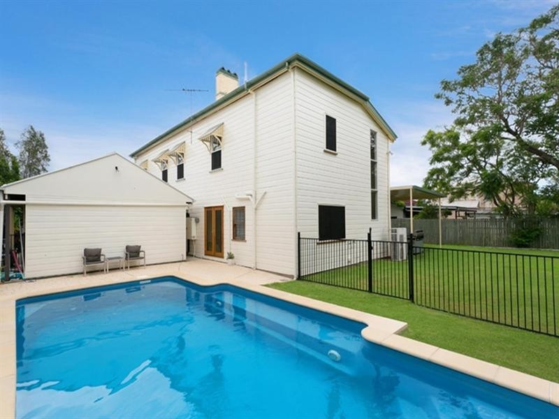 23 Graceville Avenue, Graceville QLD 4075