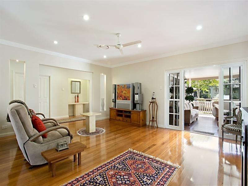 48 Bank Road, Graceville QLD 4075