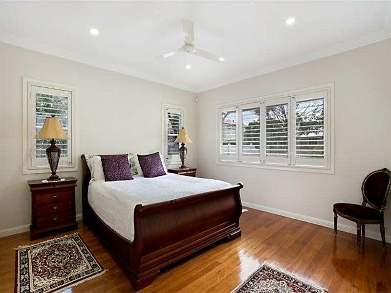 48 Bank Road, Graceville QLD 4075