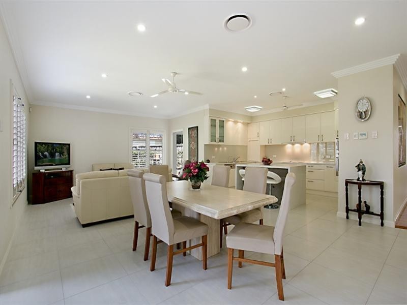 48 Bank Road, Graceville QLD 4075