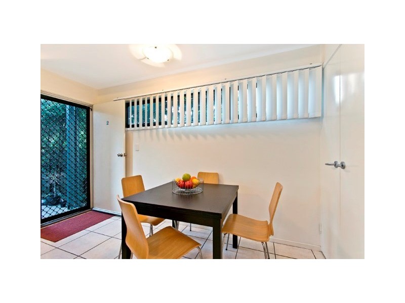 2/23 Primrose Street, Sherwood QLD 4075