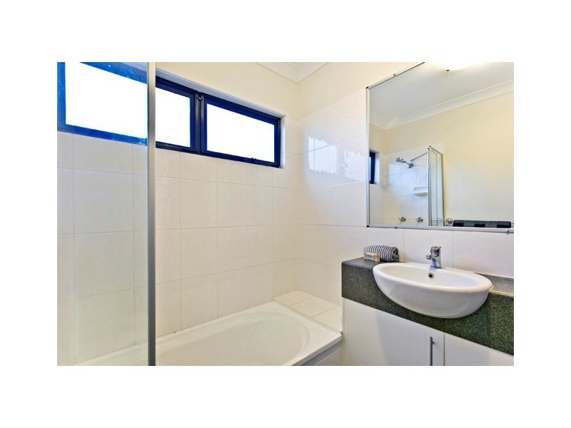 2/23 Primrose Street, Sherwood QLD 4075