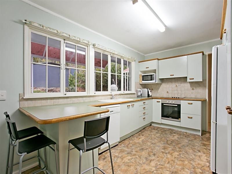 16 Marland Street, Kenmore QLD 4069