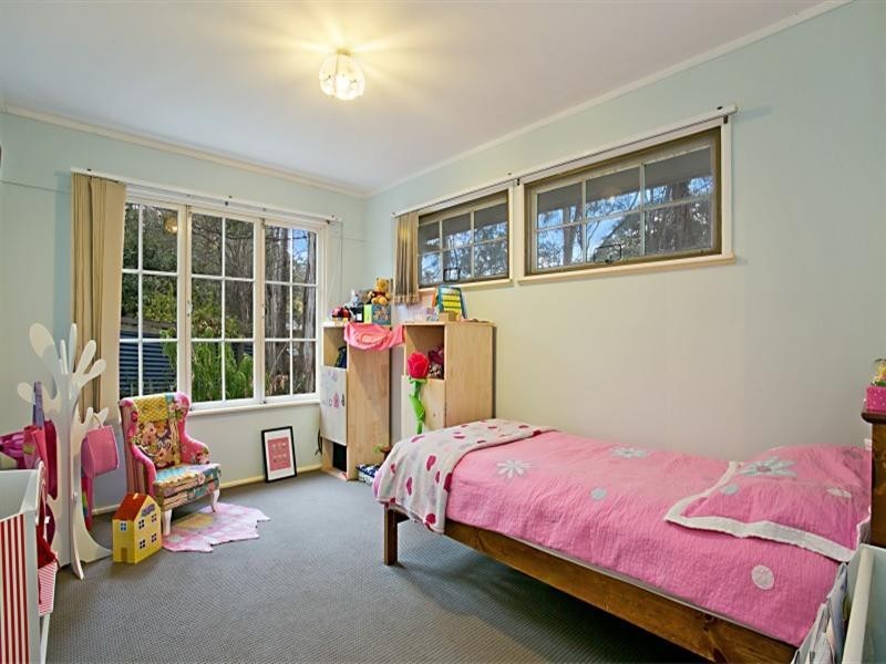 16 Marland Street, Kenmore QLD 4069