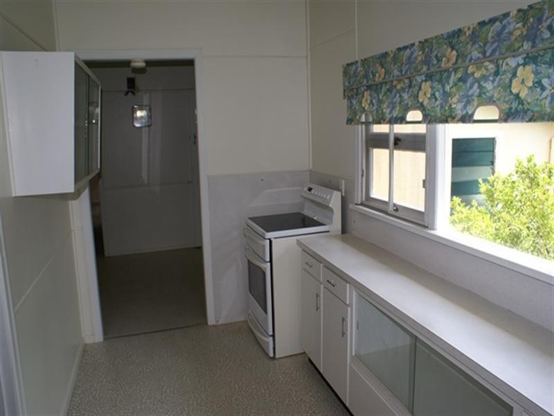 37 Lancelot Street, Tennyson QLD 4105