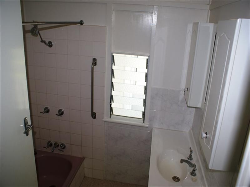 37 Lancelot Street, Tennyson QLD 4105