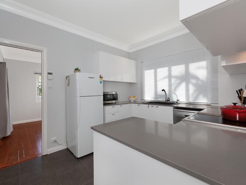 9 Sheffield Street, Oxley QLD 4075