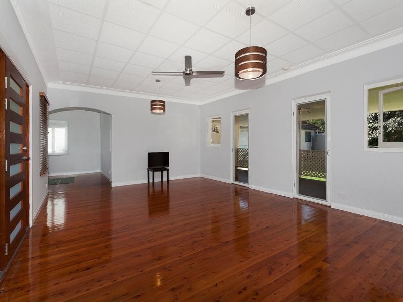 9 Sheffield Street, Oxley QLD 4075