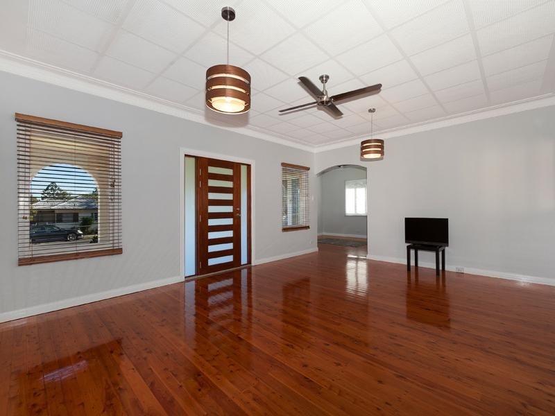 9 Sheffield Street, Oxley QLD 4075