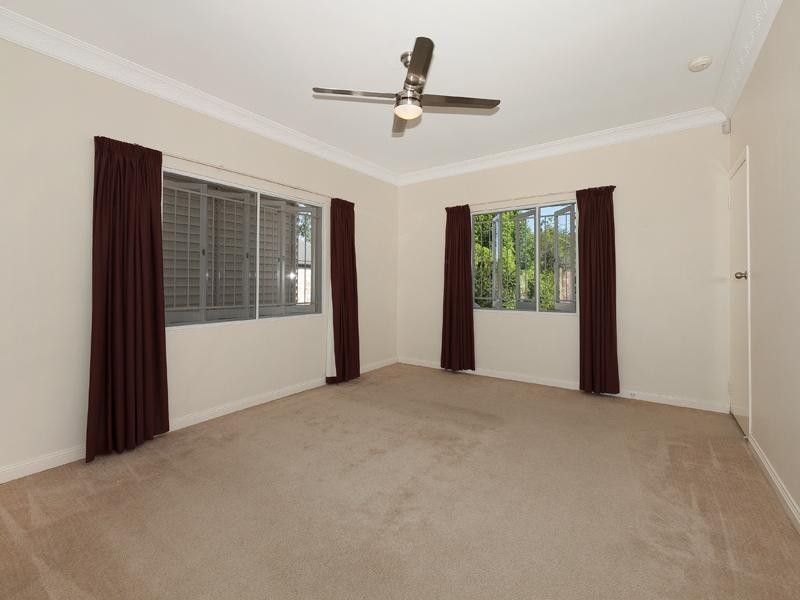 9 Sheffield Street, Oxley QLD 4075