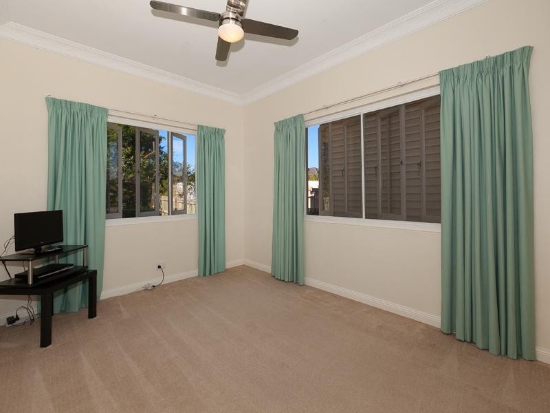 9 Sheffield Street, Oxley QLD 4075